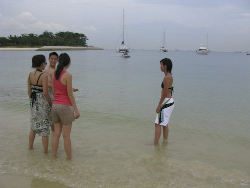 IMG_1420 - Wayne Ailin Jessica and Andrea on the Beach